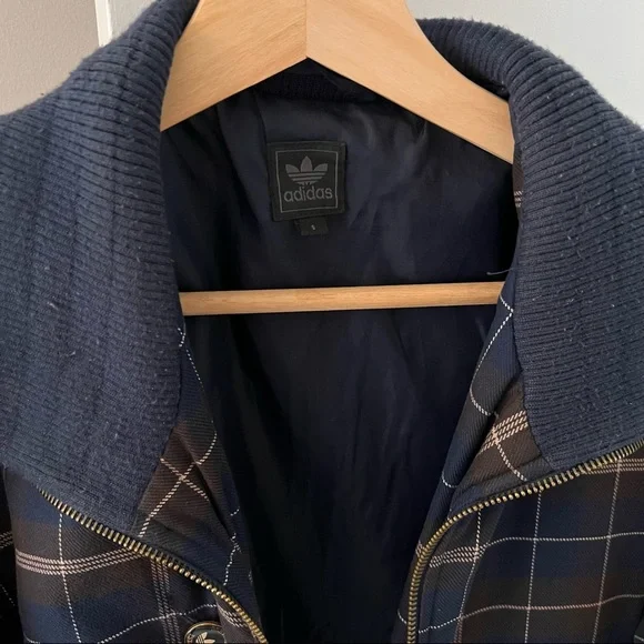 Adidas jacket - Picture 2 of 3